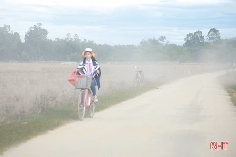 Ngày đầu đến trường của học sinh vùng lũ Hương Khê