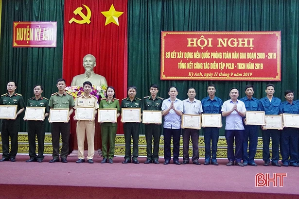 Phát huy sức mạnh tổng hợp, xây dựng nền quốc phòng toàn dân vững chắc