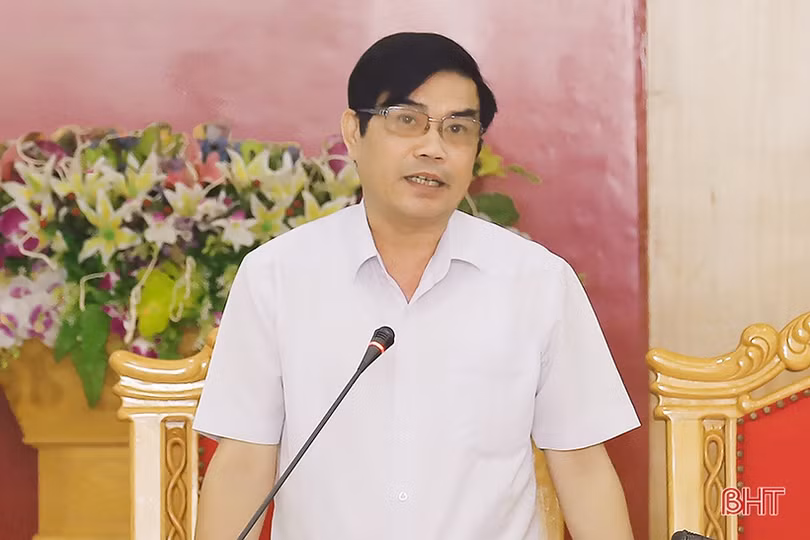 Hà Tĩnh triển khai thí điểm hệ thống phòng họp không giấy tờ