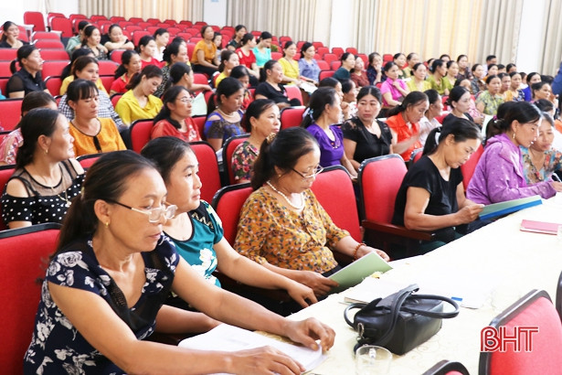 Nâng cao nghiệp vụ dân số - KHHGĐ cho cán bộ phụ nữ Thạch Hà