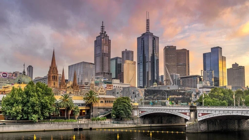2. Melbourne (Australia): Trước khi Vienna vươn mình đứng đầu bảng xếp hạng, Melbourne từng giữ vị trí quán quân "thành phố đáng sống" suốt 6 năm liền. Sự phát triển tiến bộ về giáo dục, nghiên cứu, y tế, du lịch, thể thao cùng mạng lưới giao thông rộng khắp và môi trường sống trong lành đã góp phần đưa nơi đây trở thành vùng đất mơ ước của nhiều người. Ảnh: Herald Sun. 10 thành phố đáng sống nhất thế giới