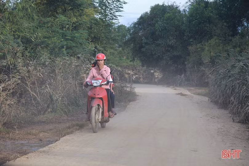 Ngày đầu đến trường của học sinh vùng lũ Hương Khê