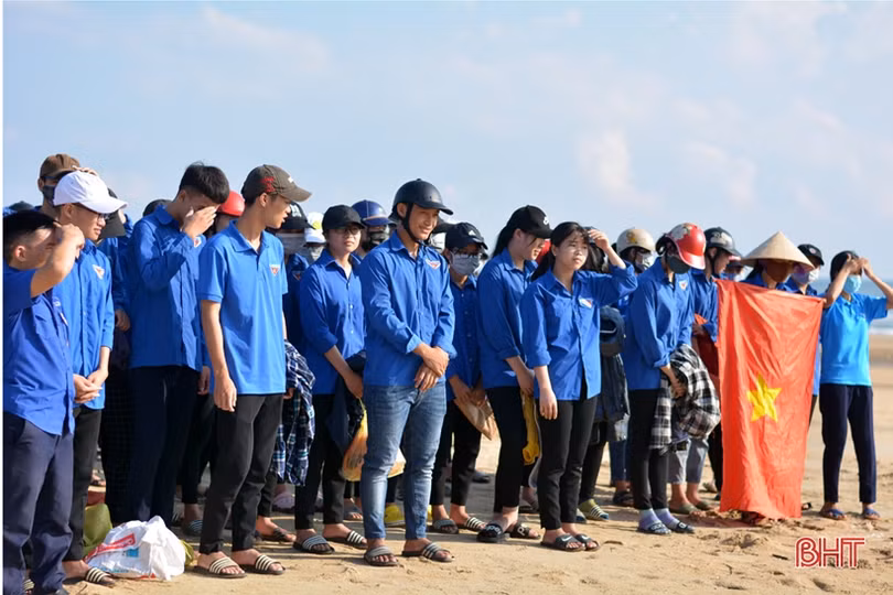 “Ngày chủ nhật xanh” sôi động của tuổi trẻ huyện Kỳ Anh