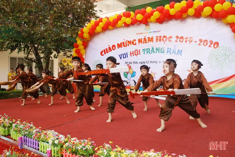 Học sinh mầm non Trí Đức háo hức khám phá Tết Trung thu