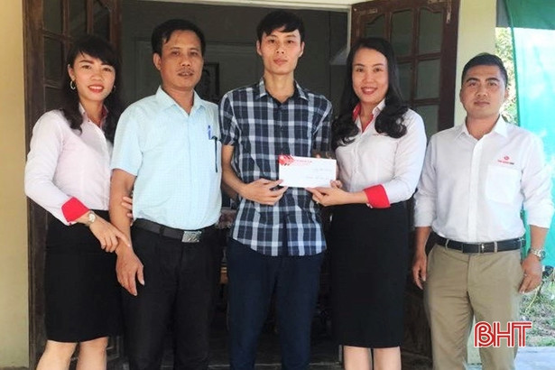 3 đoàn viên có hoàn cảnh khó khăn được công đoàn hỗ trợ