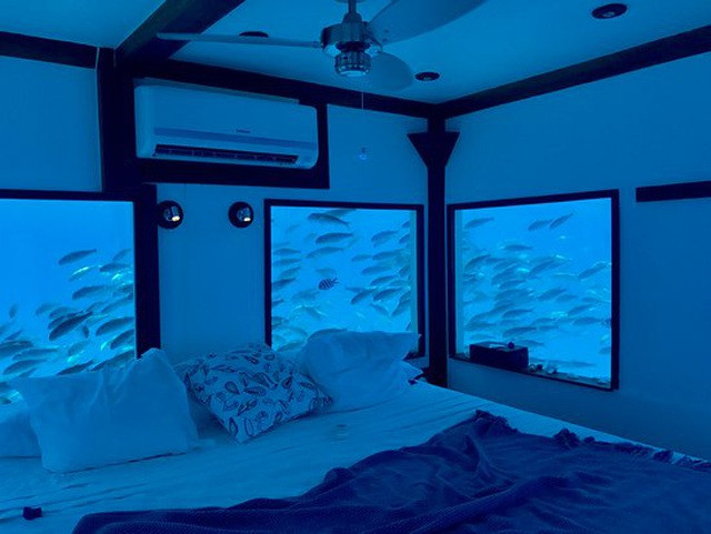 Khám phá khách sạn nửa nổi nửa chìm nằm giữa biển khơi