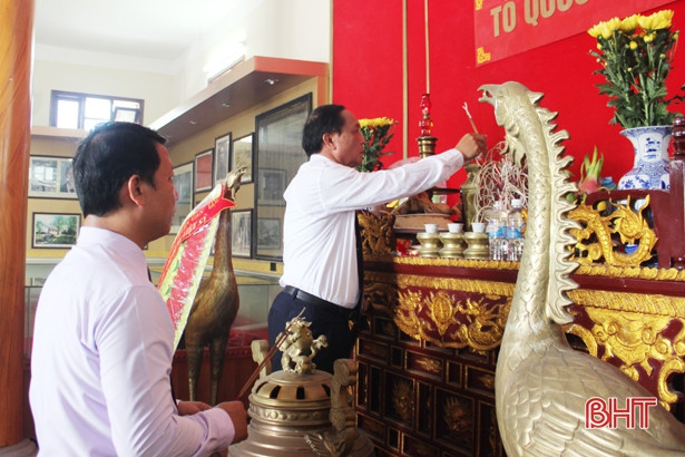 Dâng hương tưởng niệm nhân 89 năm ngày Xô viết Nghệ Tĩnh