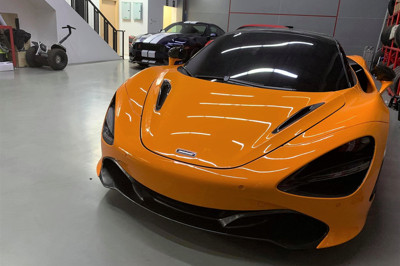 Đột nhập showroom siêu xe tại Lào, đầy đủ các siêu phẩm mơ ước