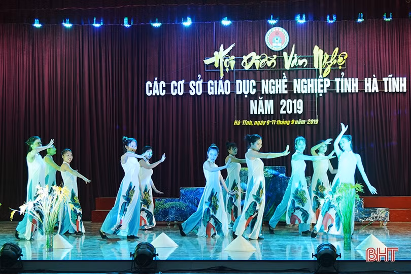 Cao đẳng Y tế Hà Tĩnh nhất Hội diễn văn nghệ các cơ sở giáo dục nghề nghiệp năm 2019