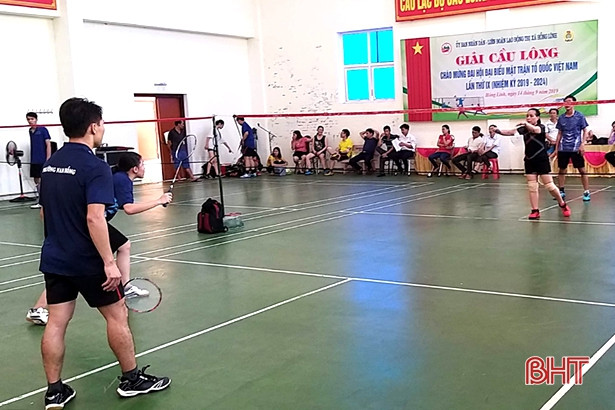 60 VĐV tranh tài Giải Cầu lông thị xã Hồng Lĩnh