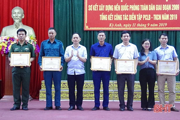 Phát huy sức mạnh tổng hợp, xây dựng nền quốc phòng toàn dân vững chắc