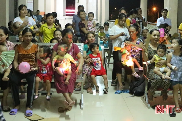 Nhiều phần quà trung thu cho trẻ em nghèo Hà Tĩnh