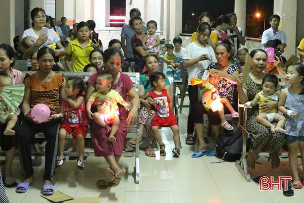 Nhiều phần quà trung thu cho trẻ em nghèo Hà Tĩnh