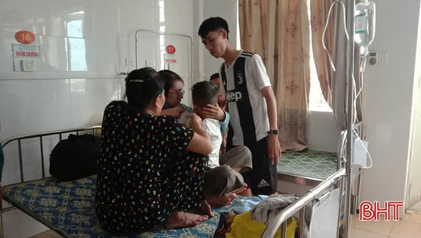 Truy tìm tài xế bỏ trốn khi gây tai nạn làm cháu bé 4 tuổi bị thương