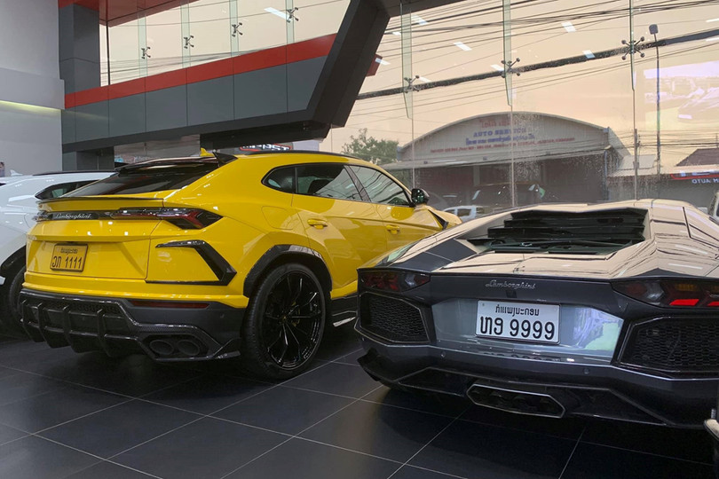 Đột nhập showroom siêu xe tại Lào, đầy đủ các siêu phẩm mơ ước