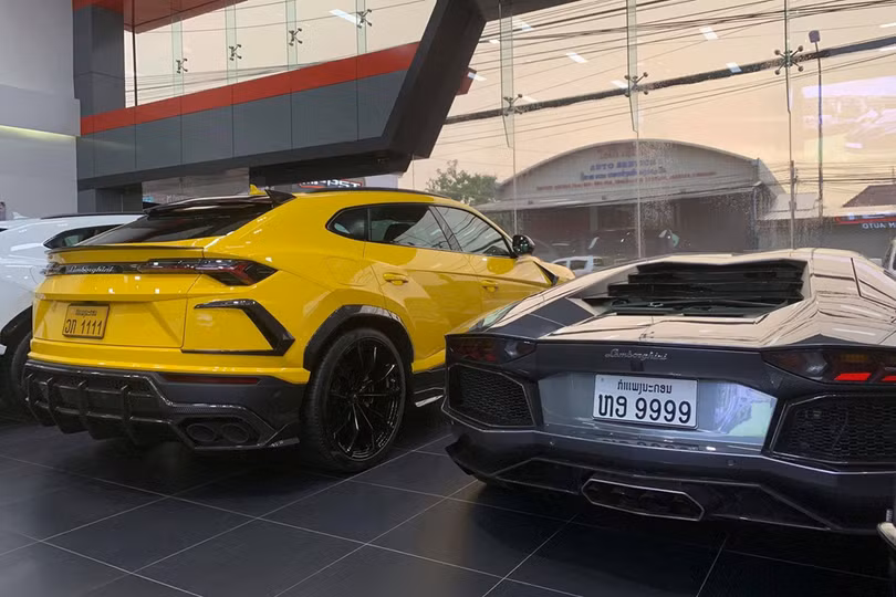 Đột nhập showroom siêu xe tại Lào, đầy đủ các siêu phẩm mơ ước