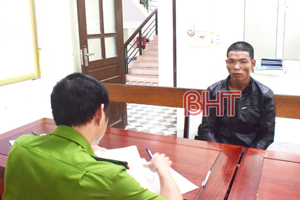 “Chôm” xe máy, điện thoại của bạn cùng phòng 