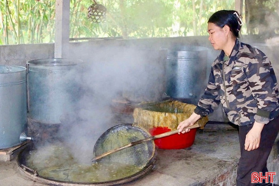 Ngọt lành vị mía, bền bỉ 50 năm giữ lửa làng nghề ở Vũ Quang