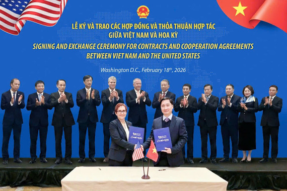 Tổng Bí thư chứng kiến Việt Nam mua 'siêu máy' điều trị ung thư của Mỹ