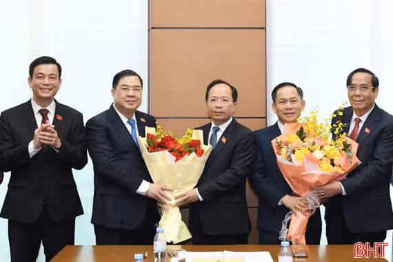 Đoàn ĐBQH tỉnh Hà Tĩnh họp bầu Trưởng đoàn, Phó Trưởng đoàn khóa XVI