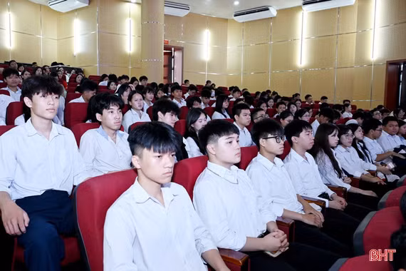 Mỗi học sinh hãy nỗ lực học tập để trở thành công dân có ích, góp phần xây dựng quê hương, đất nước