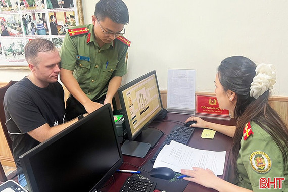 Cấp tài khoản định danh điện tử mức 2 cho người nước ngoài