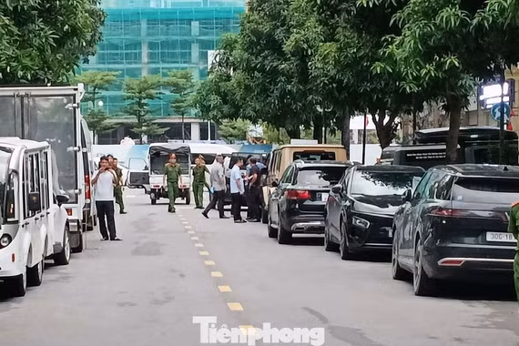 Nóng: Khám xét nơi ở của Huấn Hoa Hồng