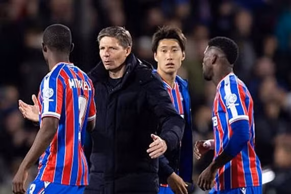 Crystal Palace vùi dập Fiorentina 3-0: Sự thống trị tuyệt đối của Đại bàng tại Conference League