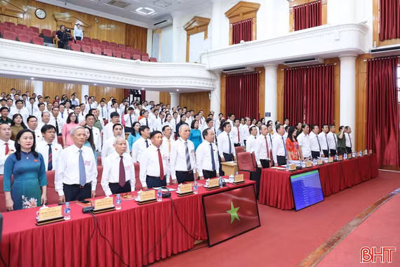 Khai mạc Kỳ họp thứ 5, HĐND tỉnh Hà Tĩnh khóa XIX