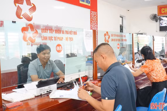 Giảm bớt "gánh nặng" cho người dân trong đăng ký hộ tịch