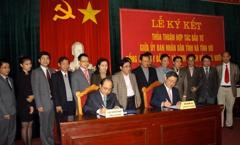 Đại diện lãnh đạo tỉnh Hà Tĩnh và SCIC ký kết thoả thuận hợp tác đầu tư