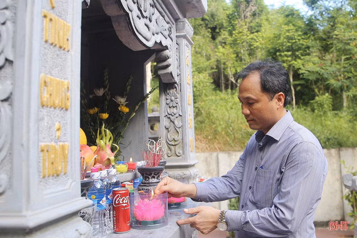 Bí thư Tỉnh ủy Hà Tĩnh dâng hương tưởng niệm các liệt sỹ TNXP Đại đội 538