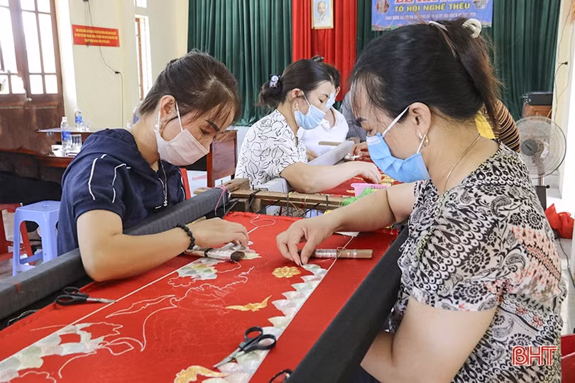 Người phụ nữ vùng giáo đồng hành cùng chị em khó khăn 