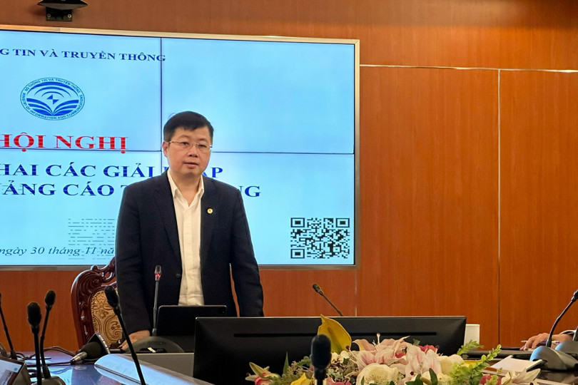 Ông Nguyễn Thanh Lâm, Thứ trưởng Bộ TT&TT, tại hội nghị về các giải pháp quản lý quảng cáo trên mạng. Ảnh: TA . Facebook, Google có thể bị chặn hoạt động nếu tiếp tục vi phạm