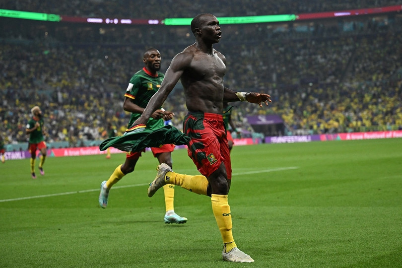 Brazil thua Cameroon ở phút 90+2