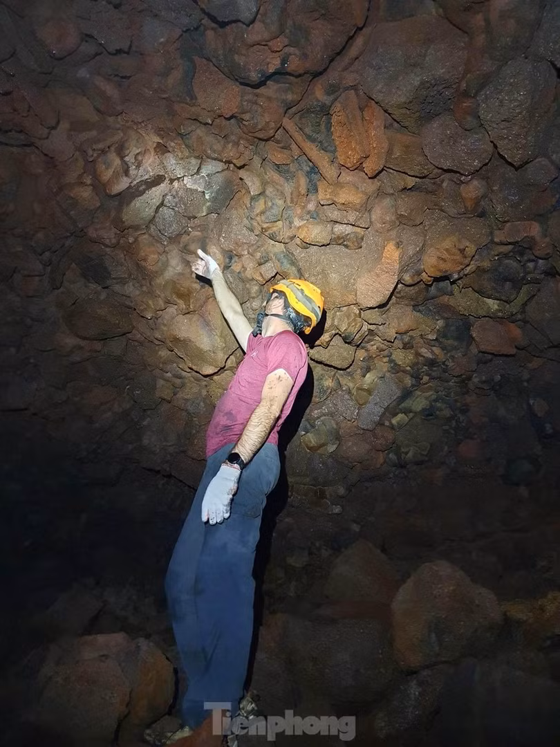 Phát hiện mới về hang động núi lửa dài nhất Đông Nam Á tại Đắk Nông