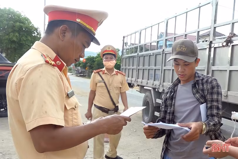 Xử lý 848 trường hợp vi phạm trật tự an toàn giao thông ở Vũ Quang