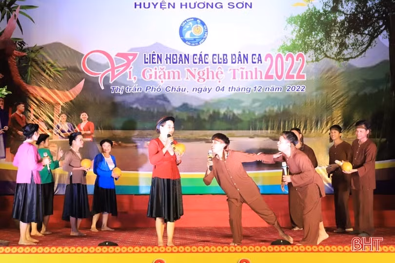 Lắng đọng Liên hoan các CLB dân ca ví, giặm huyện Hương Sơn