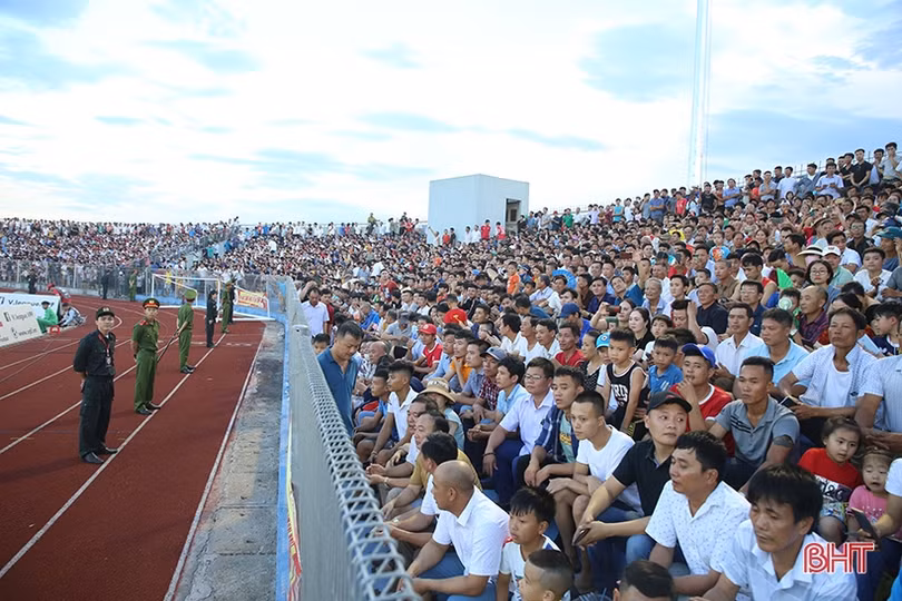 Cổ động viên Hồng Lĩnh Hà Tĩnh: Chung ngọn lửa đam mê!