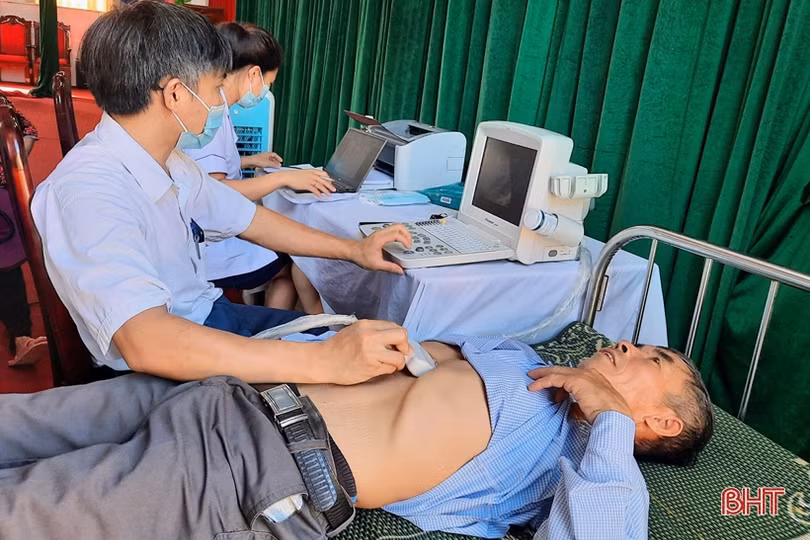 Formosa Hà Tĩnh phối hợp khám, cấp thuốc miễn phí cho hơn 200 người dân