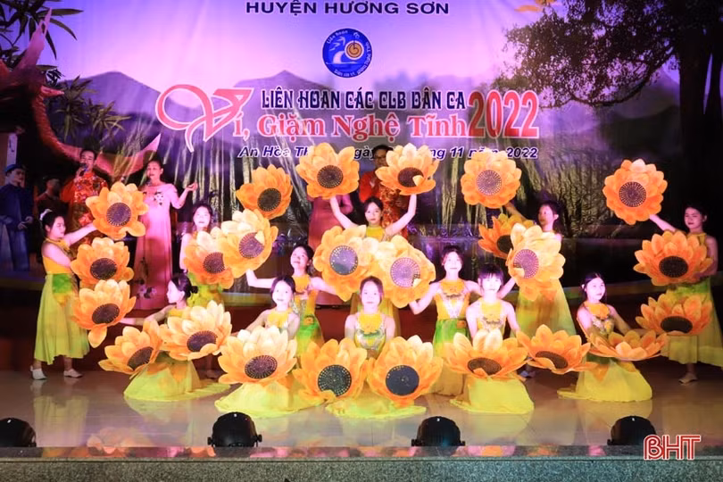 Liên hoan các CLB dân ca ví, giặm huyện Hương Sơn