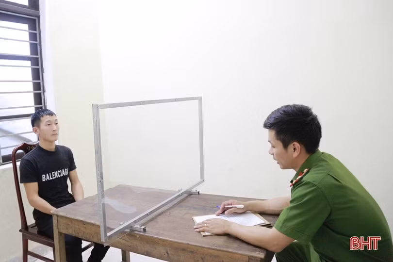 Công an Hà Tĩnh bắt giữ 2 đối tượng lừa đảo bán xe máy cũ qua facebook