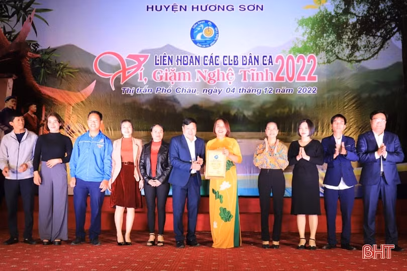 Lắng đọng Liên hoan các CLB dân ca ví, giặm huyện Hương Sơn