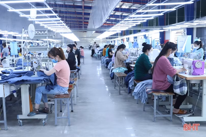 Người lao động Hà Tĩnh thi đua sản xuất, tăng tốc hoàn thành chỉ tiêu năm 2022