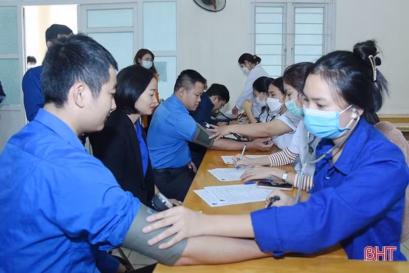 Tuổi trẻ Khối CCQ&DN Hà Tĩnh hiến tặng 216 đơn vị máu