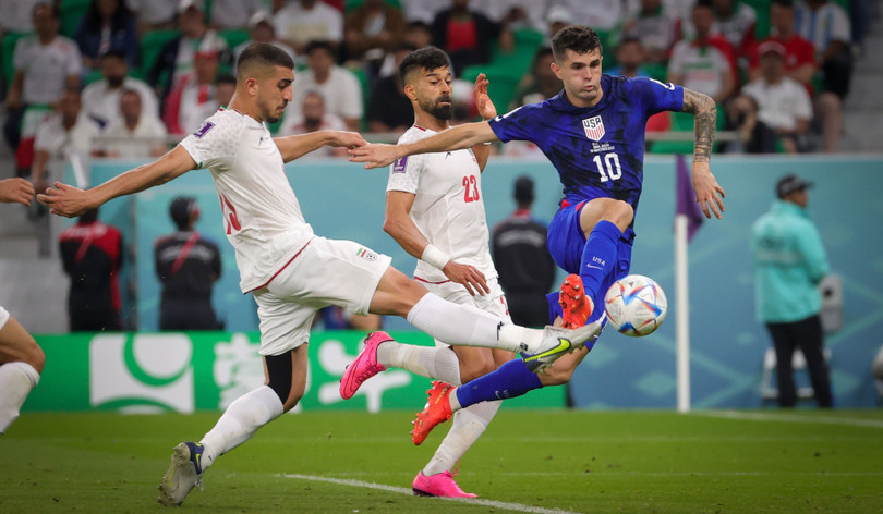 Anh, Mỹ vượt qua vòng bảng World Cup