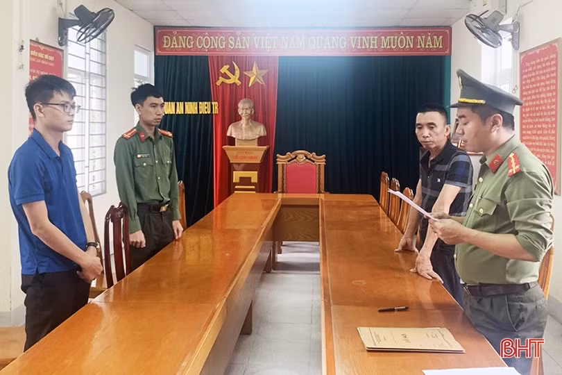 Tổ chức cho người khác trốn đi nước ngoài, 2 đối tượng bị khởi tố