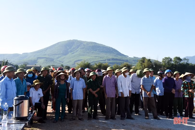 Ra quân dồn điền, tích tụ ruộng đất ở cánh đồng lớn nhất huyện Kỳ Anh