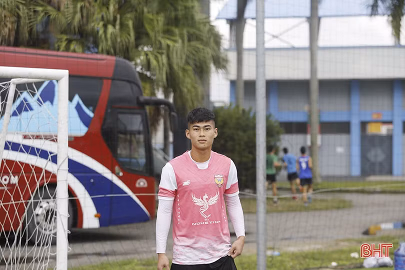 Cầu thủ gốc Hà Tĩnh khát khao cống hiến cho đội bóng quê hương!
