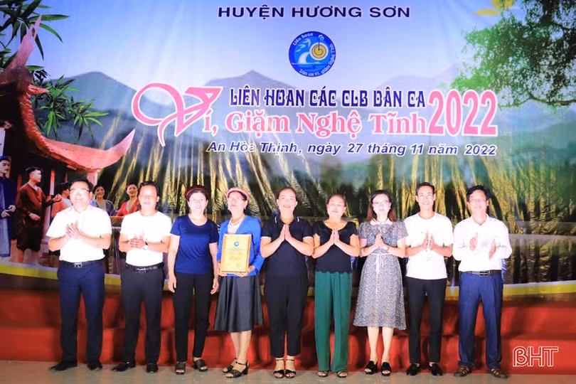 Liên hoan các CLB dân ca ví, giặm huyện Hương Sơn